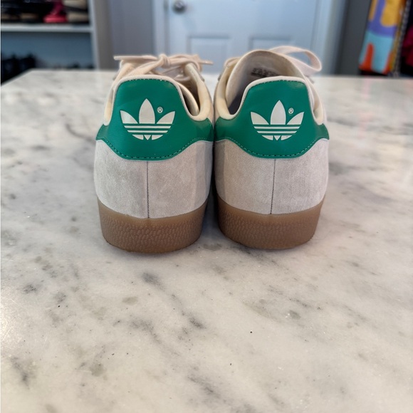 Adidas Beige Suede and Green Women's Sneakers. Size 7 - Picture 6 of 7